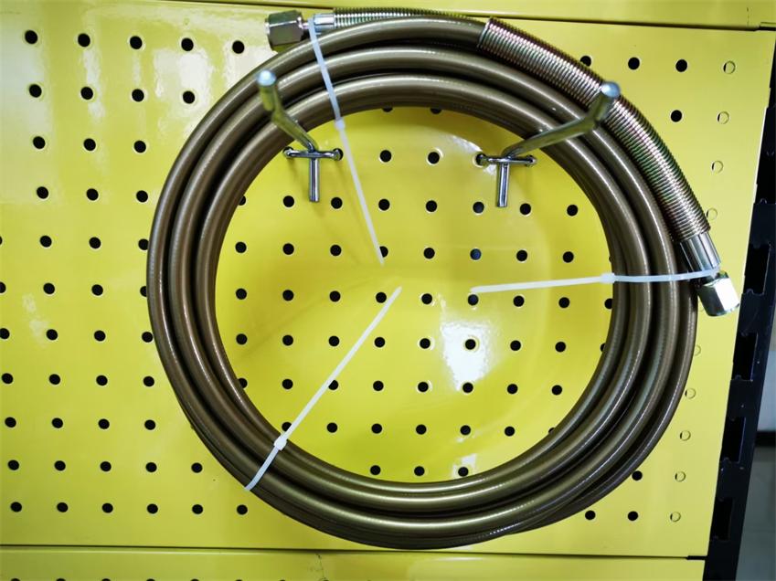 MFSY-4030：金色双层钢丝防爆高压管（配加固螺母）